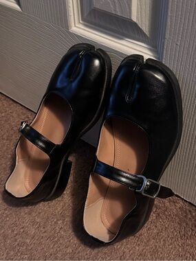 Black Mary Jane Tabi Leather flats